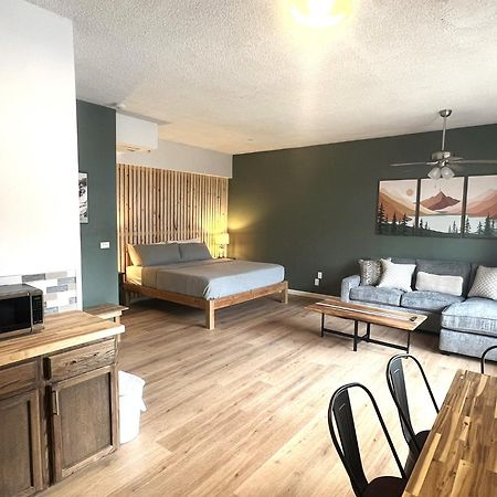 Wofford Village Studios Wofford Heights 外观 照片